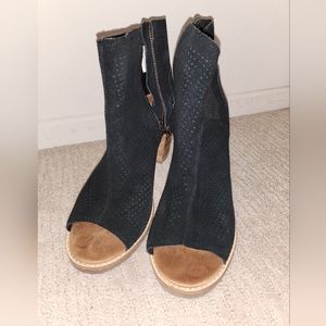 Toms Majorca Peep Toe Suede Bootie